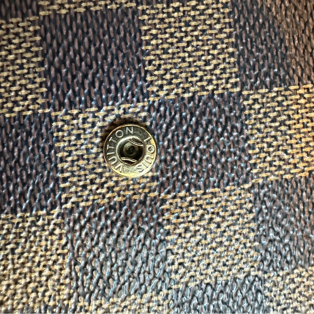 LV Wallet - Picture 4 of 10